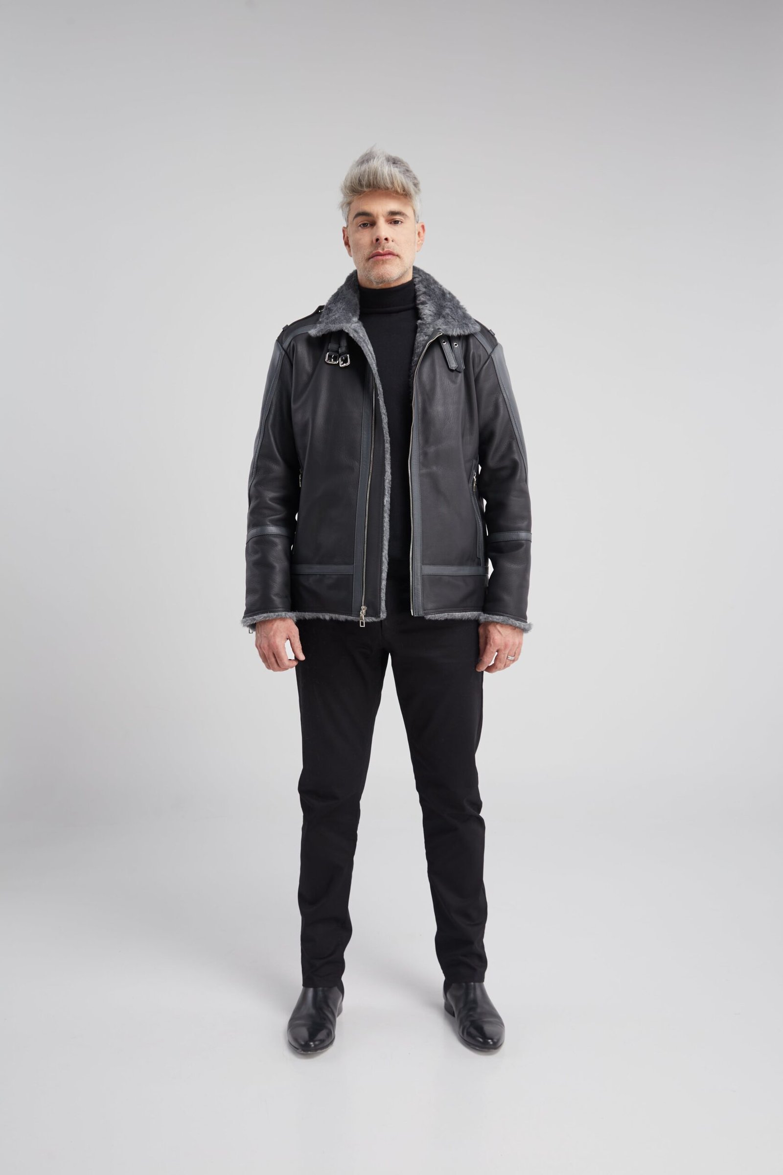 MAVERICK_BOMBER_JACKET_2.0_MODEL